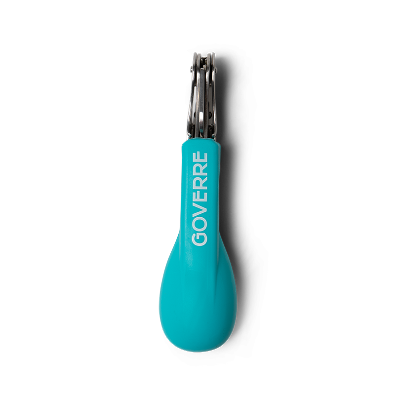 Corkscrew with its ergonomic silicone handle in our GOVERRE signature Turquoise color feels great in the hand; the shape and material make it comfortable to use without risk of pain or fatigue. 